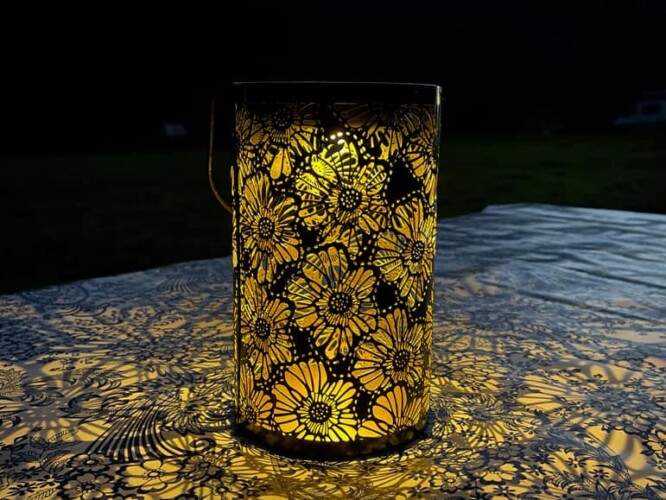 Lito Luxury flower pattern solar lantern
