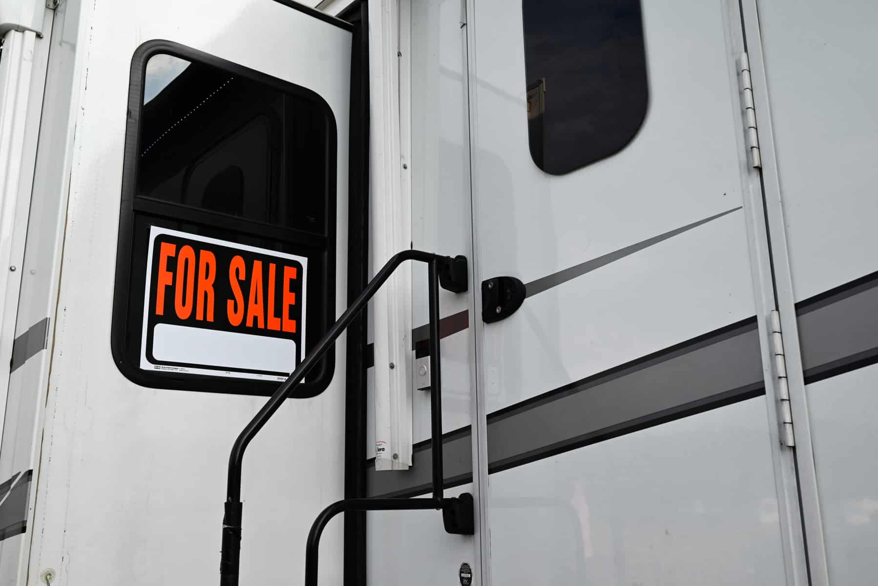 buying and selling RV scams