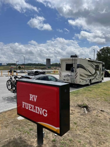 Flying J big rig friendly RV gas station stop (Image: Erik Anderson)