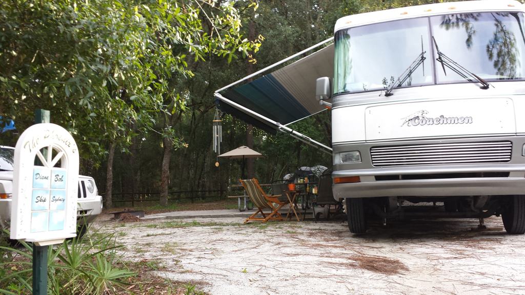 Class A motorhome RV campground site (Image: @bobphoenix, iRV2 Discussion Forums)